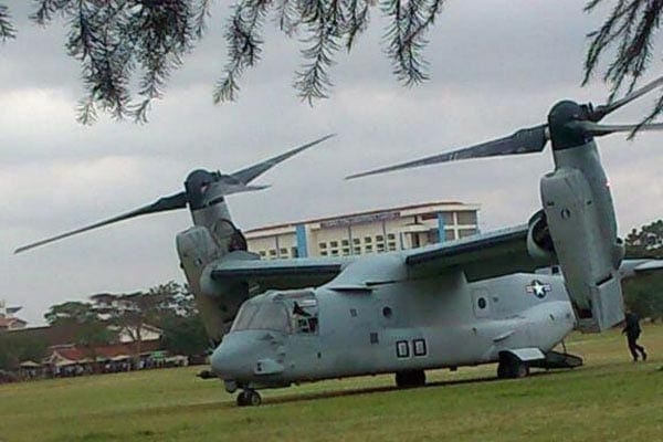 The V-22 Osprey lands on a field at Kenyatta