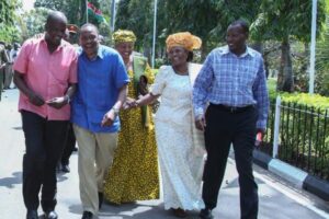 Uhuru with coast leaders