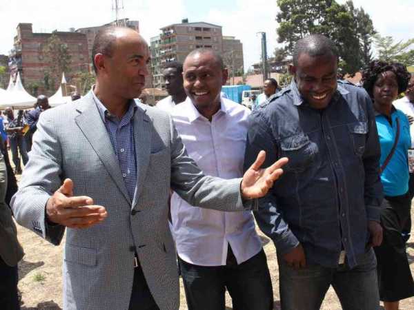 Nairobi governor hopeful Peter Kenneth with Ngara MCA Mwaura Chege and county assembly deputy minority leader Hashim Kamau at the StTheresa Secondary School in Eastleigh on October 23, 2016 / COLLINS KWEYU