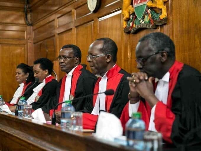 Supreme Court judges preside before delivering a detailed ruling laying out their reasons for annulling last month's presidential election, September 20, 2017. /REUTERS