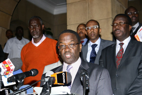 Chief Justice Willy Mutunga flanked by members of the Judicial Service Commission at a past press briefing. PHOTO | FILE