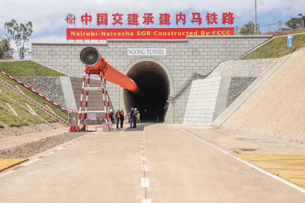 Uhuru inspects SGR tunnel, the second longest railway