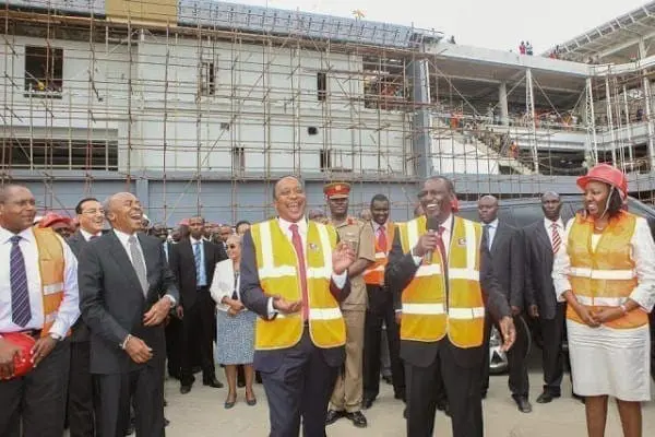 Funny Photos - President Uhuru Unique Way Of Laughing 5 uklaugh4