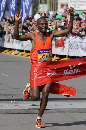 Kenyan Wins Siberian Marathon on Cold Day in Omsk 1 Kenyan Wins Siberian Marathon on Cold Day in Omsk