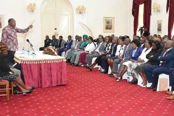 Governors to Receive Diplomatic Passports, Special Plates