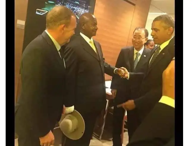 VIDEO: Obama Ask Bandaged Museveni if he had Punched Someone