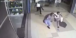 VIDEO: Armed Gang Caught Robbing Nairobi Shop 1 thieves_caught_on_cctv