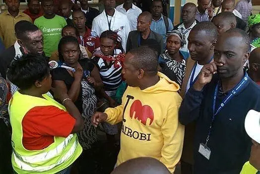 SONKO WALKS INTO KNH WITH BUNDLES OF CASH TO CLEAR BILLS 4 PHOTO | COURTESY