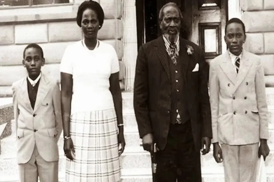 Meet Muhoho Kenyatta, Uhuru's powerful younger brother 2 Meet Muhoho Kenyatta, Uhuru's powerful younger brother