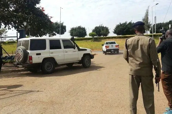 Koffi Olomide was sneaked through the backdoor of the JKIA Police Station escorted by another vehicle with a parastatal number plate. PHOTO | BERNADINE MUTANU | NATION MEDIA GROUP