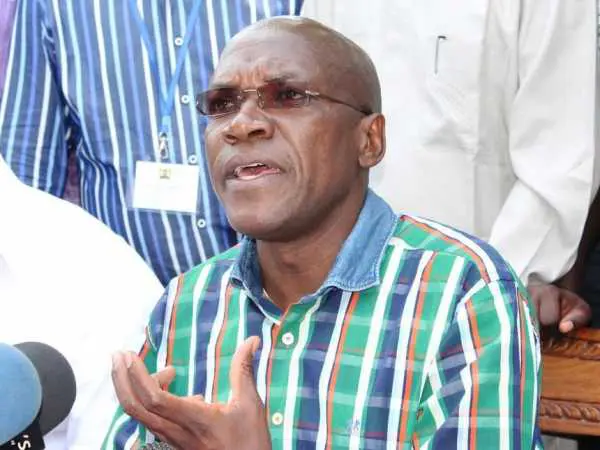 Video: Khalwale attacked by rowdy Kidero youth, forced to flee