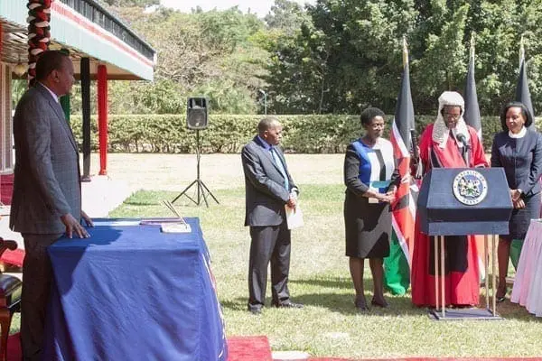 Uhuru Kenyatta presides over the swearing of Justice David Maraga Uhuru swears in new Chief Justice David Maraga
