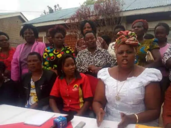 Bungoma Jubilee Women's League leader Rose Natecho and woman representative aspirant Maria Neto address the press on February 6, 2017. /JOHN NALIANYA