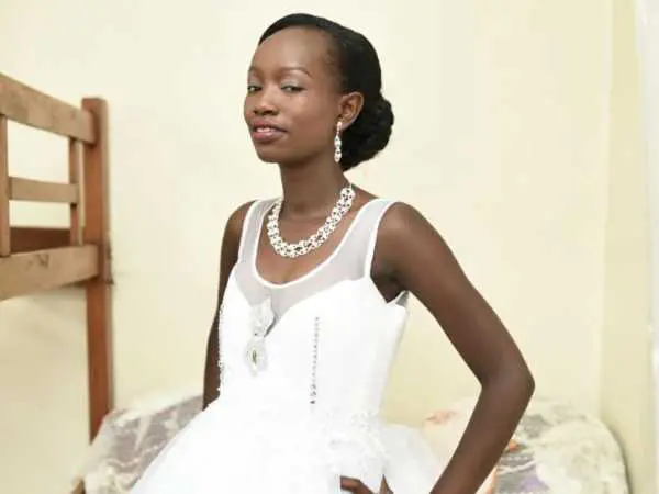 Sh100 couple tighten knot in sh3.5 million Valentine's Day wedding 3 wed 3