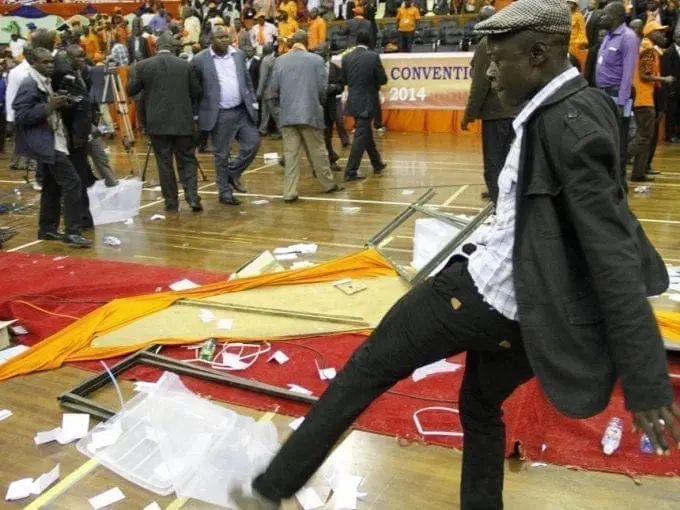 Drama as 'Men in black' eject Raila ex-secretary from MPs meeting