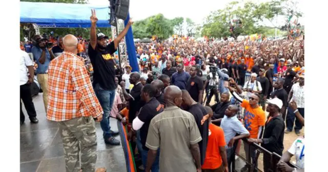 Drama as Joho, Omar rivalry plays out in Raila rally