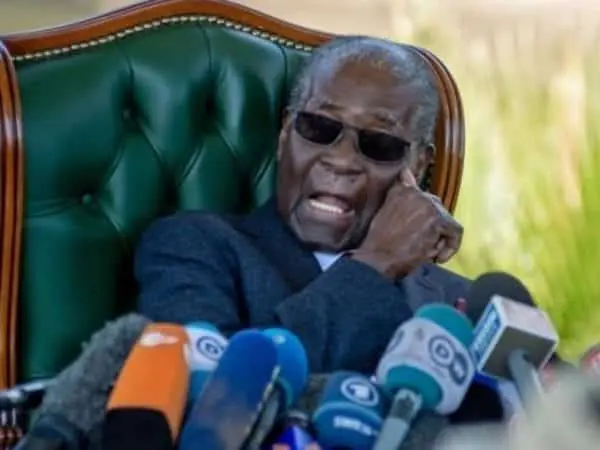 Zimbabwe's Mugabe backs opposition on eve of election