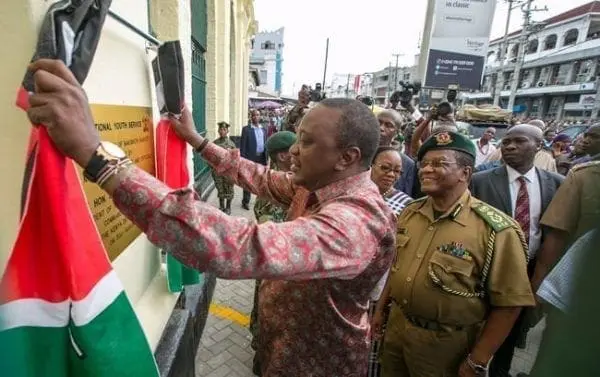 President Uhuru Leaves Mombasa For Nairobi To Avoid “Speculations”