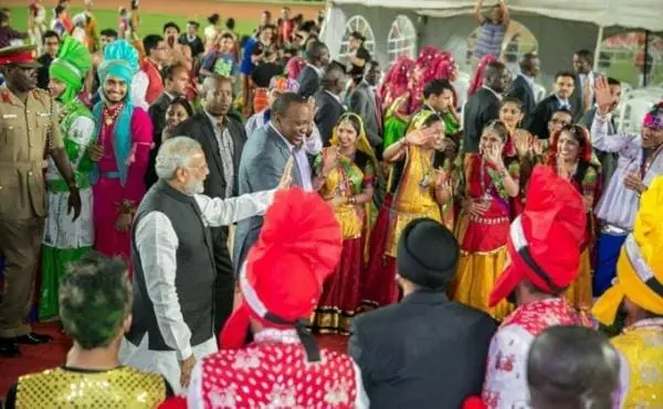 Race in Kenya: Indian Kenyans or Kenyan Indians? 1 Race in Kenya: Indian Kenyans or Kenyan Indians?