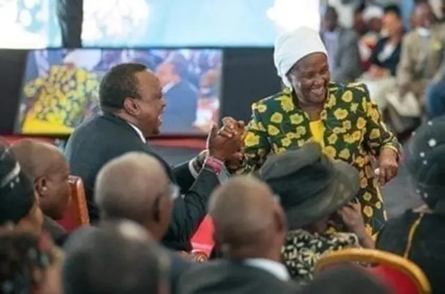 Uhuru leaves crowd in stitches after asking soda from woman