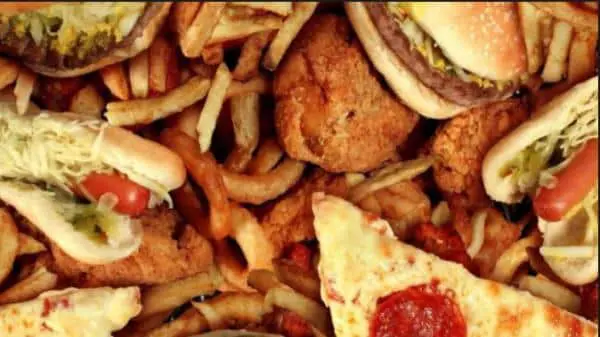 What??: How eating burgers and pizza frequently, delays pregnancy