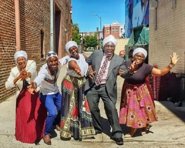 From left to right: Tabitha Wachira (mother), Dr. David Wachira, Priscilla Wachira (sister), Dr. Solomon Waigwa (father) Dr. Elizabeth Wachira (sister).
