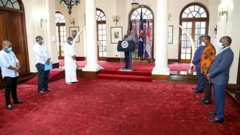 Uhuru Lets Joho and Kingi Use Presidential Podium