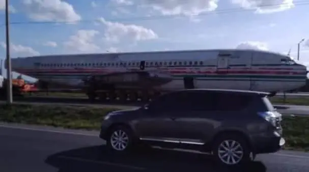 Passenger Plane being transported on Road Causes Stir