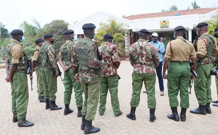 DP William Ruto Sharing a cup of tea with his new security team 3 DP Ruto With New Security Team3 1