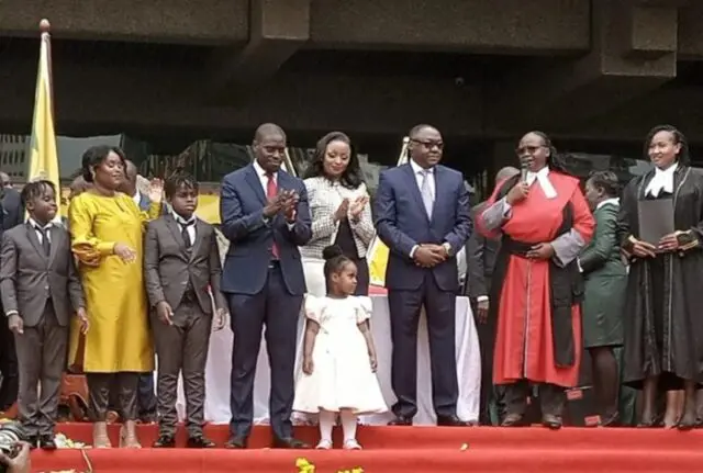 Sakaja's wife June Ndegwa & kids steal the show during swearing in 1 Sakaja's wife June Ndegwa & kids steal the show during swearing in: Kenyans were on Thursday treated to the rare