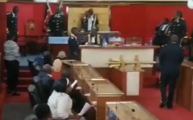 VIDEO: Chaos rocks Kisumu County Assembly-After clerk stops swearing-in of 11 MCAs