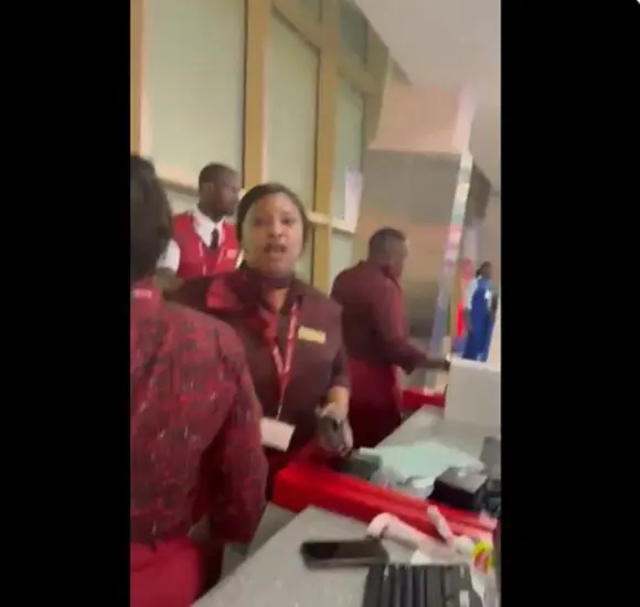 Viral Video of Nigerian Passenger's Altercation with KQ Desk Staff