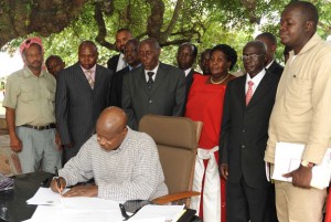 Ugandan President Yoweri Museveni Signs Anti-gay Bill into Law