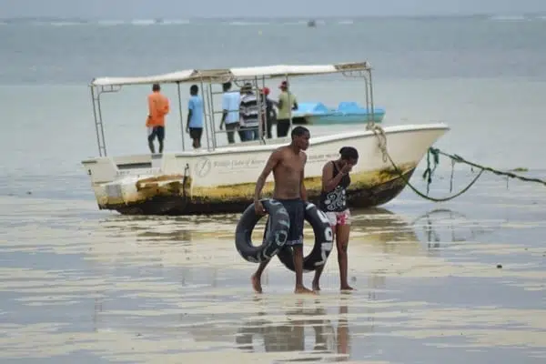 Local tourists at a deserted public beach in Mombasa as foreign tourists kept off following travel advisories. Now France says its nationals are free to move around Kenya but avoid some of the areas currently facing security threats. PHOTO/KEVIN ODIT