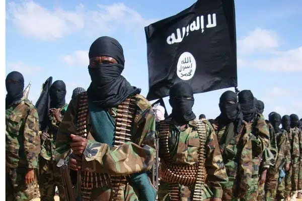 Two white foreigners among 11 al shabaab militants killed in Lamu attack - Boinett