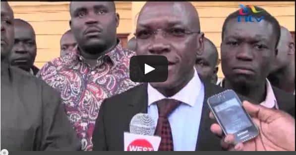 Video: Khalwale attacked by rowdy Kidero youth,forced to flee