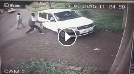 Video: Motorbike Robbers Steal From a Probox Driver Along Parklands Road