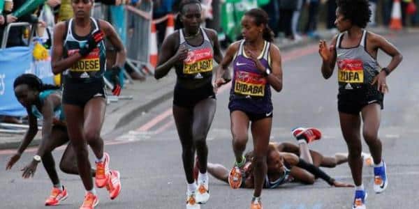 VIDEO: Kenyan Resists Pain to Win London Marathon