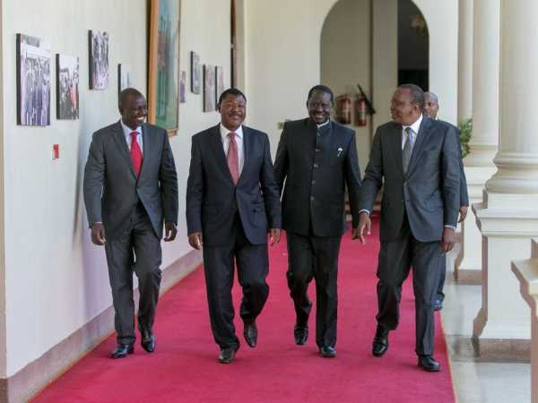 Deputy President William Ruto, Senator Moses Wetang’ula, former PM Raila Odinga, and President Uhuru Kenyatta at State House, Nairobi, on May 31, 2016. PHOTO / PSCU