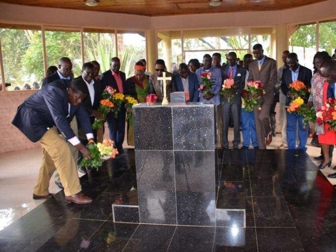 Leaders led by water CS Eugene Wamalwa lay wreath at the Michael Wamalwa shrine at his Milimani home in Kitale yesterday.Photo Corazone Wafula
