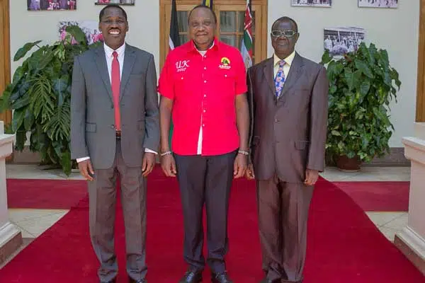 President Uhuru Kenyatta (centre) with Meru