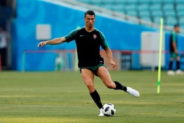 Cristiano Ronaldo 'accepts' suspended prison sentence to settle tax evasion case