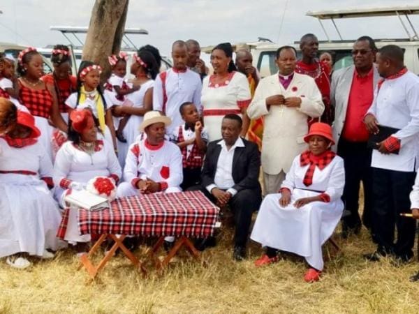 PHOTOS: Diaspora couple celebrates 40th wedding anniversary in Style