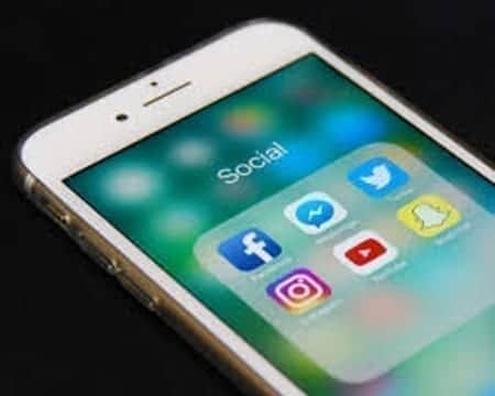 Social media reduces depression, study claims