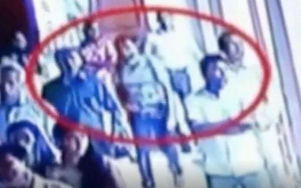 VIDEO: Moment 'Sri Lankan bomber' walks into church just before deadly attacks: 