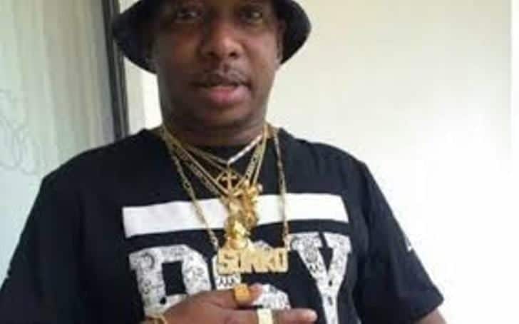 Photos: Sonko Gets Customized Plates for His Gold Plated Land Cruiser. The man of the people, Mike Sonko has coughed up Ksh 1 million to have customised plates for his gold plated Land Cruiser.