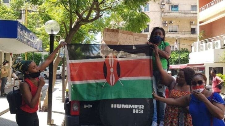 VIDEO: Kenyan Diaspora in Lebanon Pelt Embassy With Stones in Protest