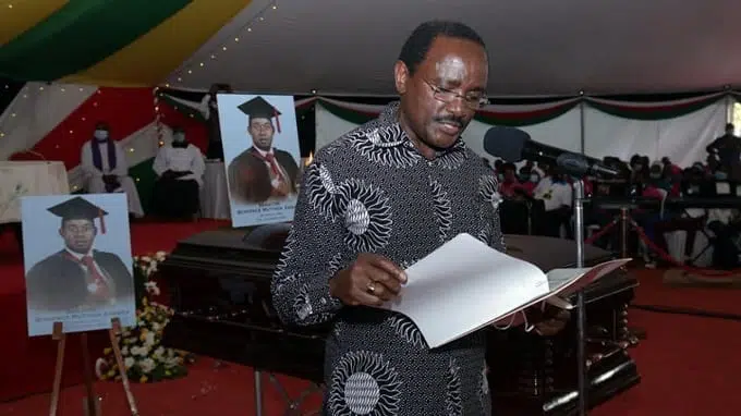 VIDEO: Drama as Mourners walk out on Kalonzo reading Uhuru's speech