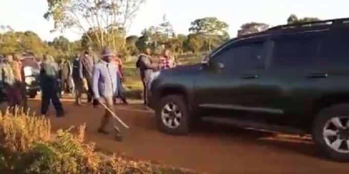 VIDEO: Chaos As Gideon Moi's Convoy Blocked By DP Ruto's Supporters