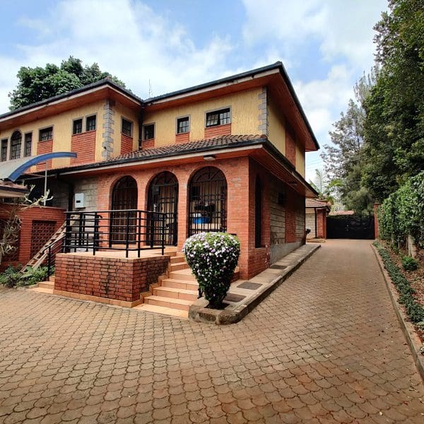 Three Spacious and Meticulously finished Houses for sale by owner in Nbi